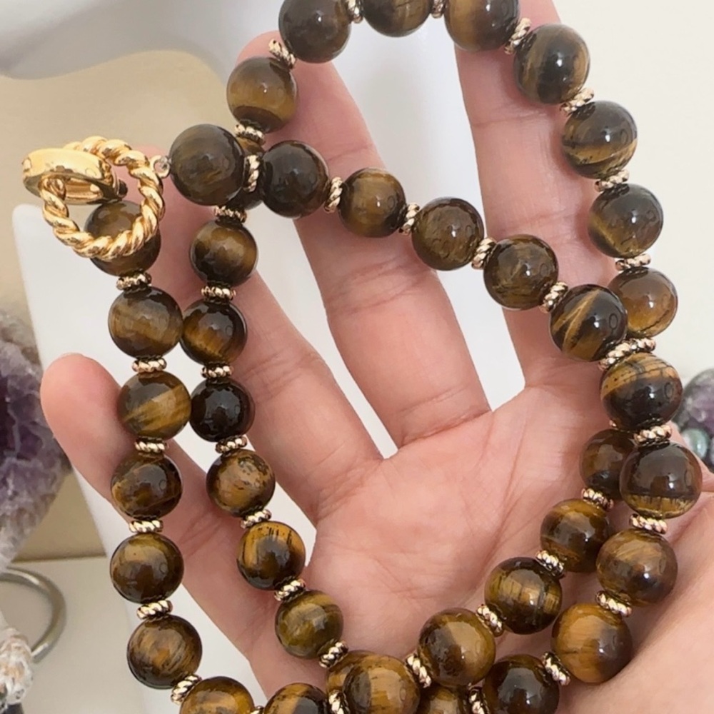 Elegant Tiger Eye Beaded Necklace 10mm & 21 inches - Picture 2 of 2